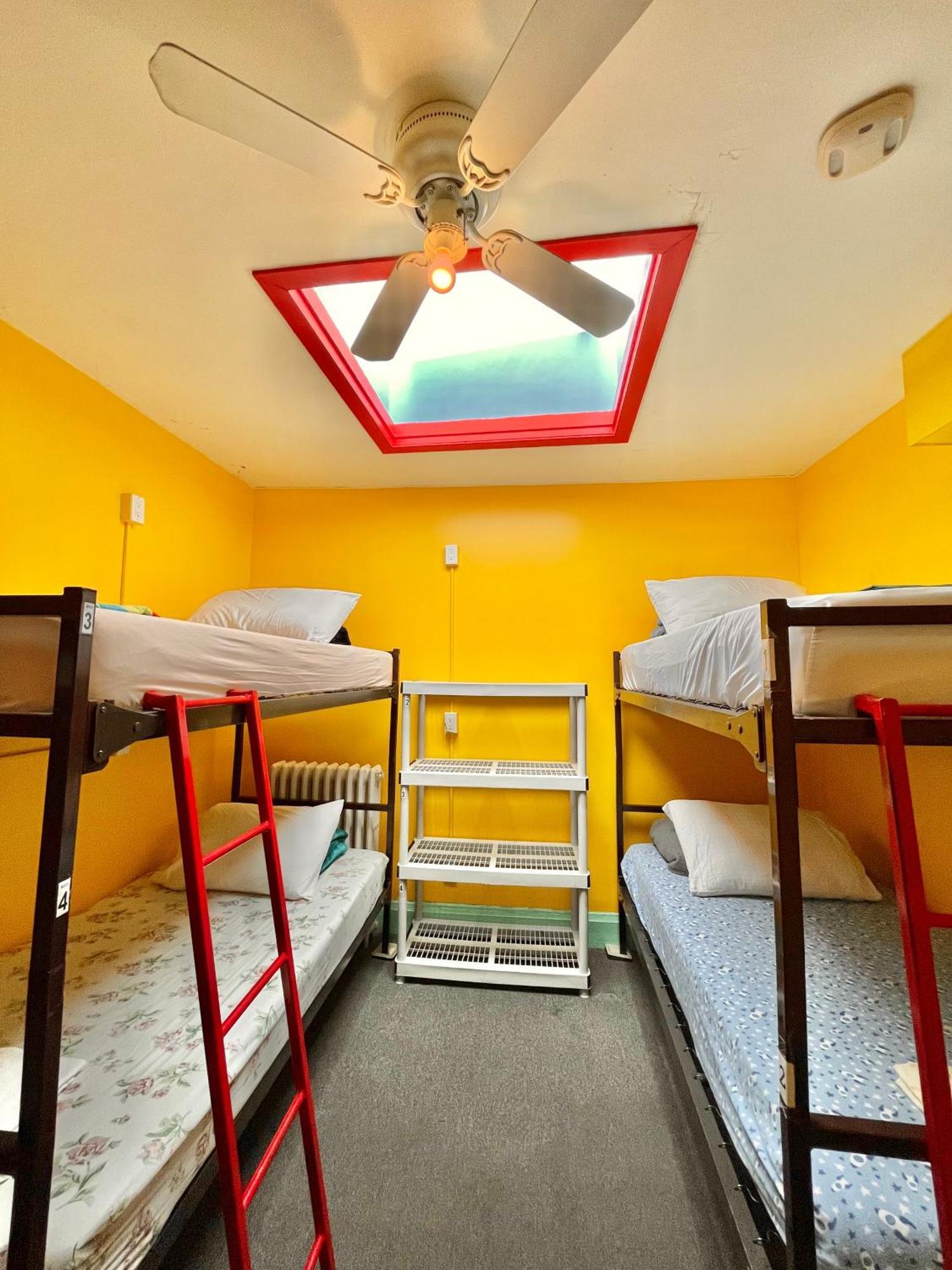 The Only Backpacker'S Inn (Adults Only) Toronto Esterno foto
