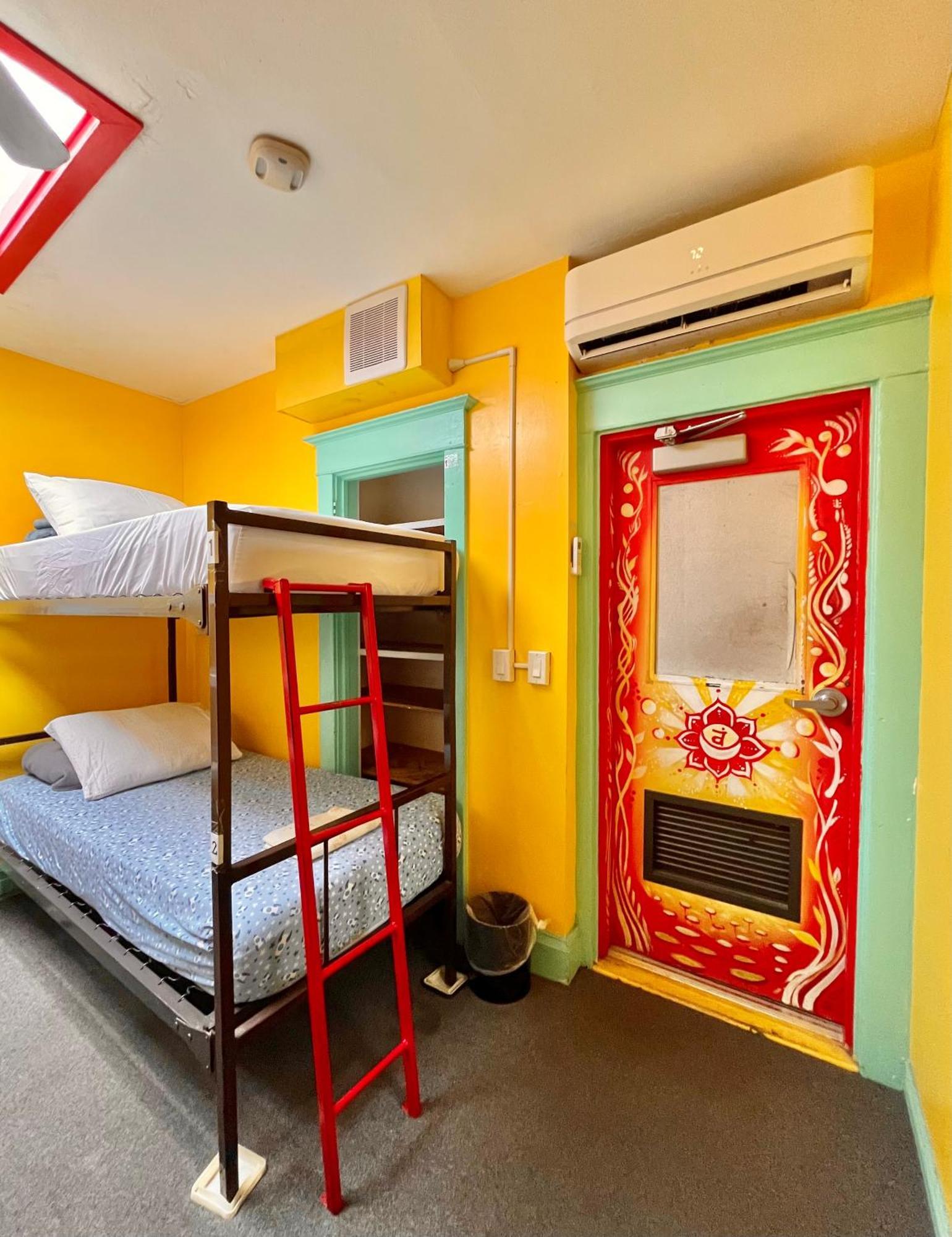 The Only Backpacker'S Inn (Adults Only) Toronto Esterno foto