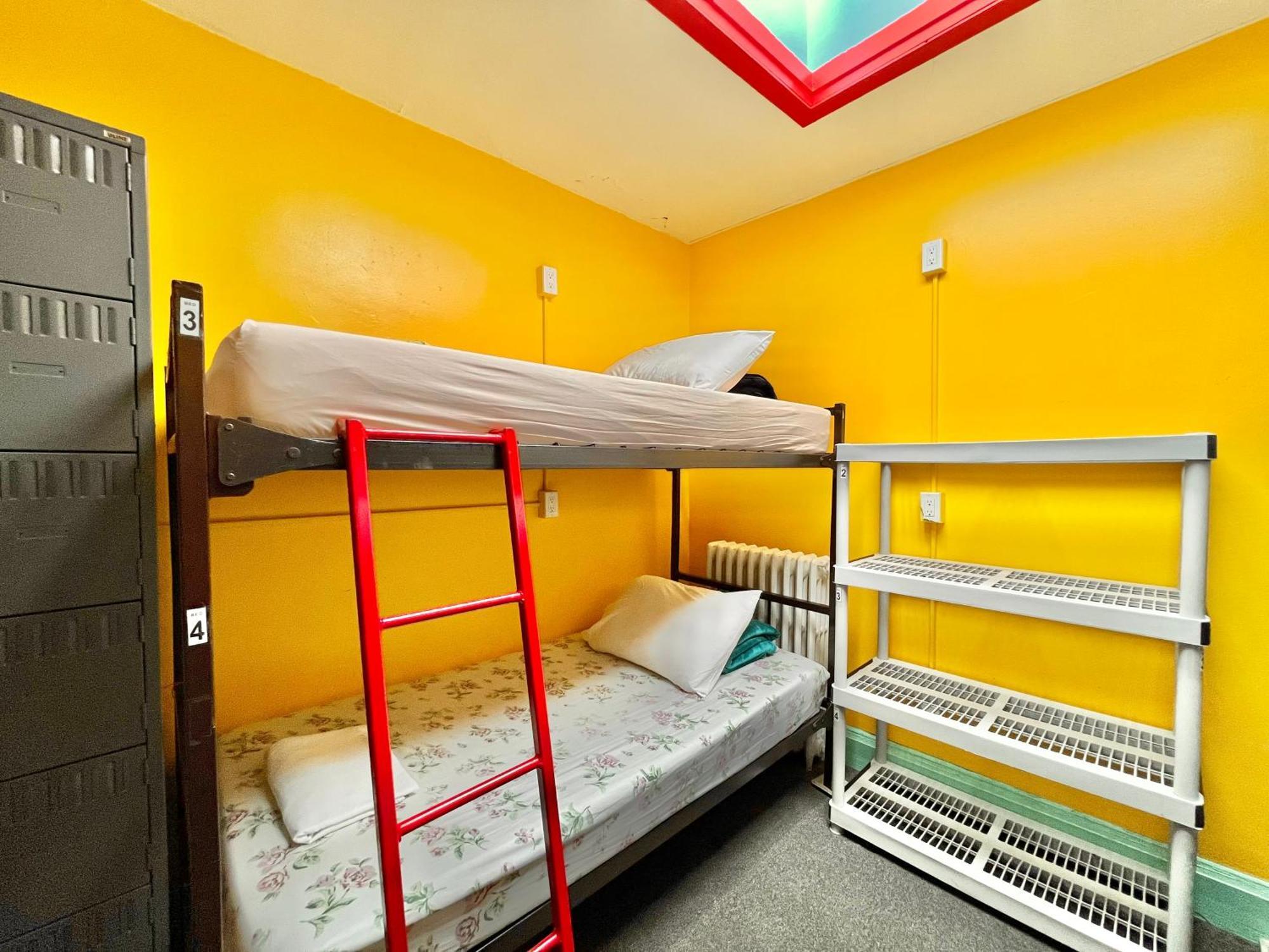 The Only Backpacker'S Inn (Adults Only) Toronto Esterno foto