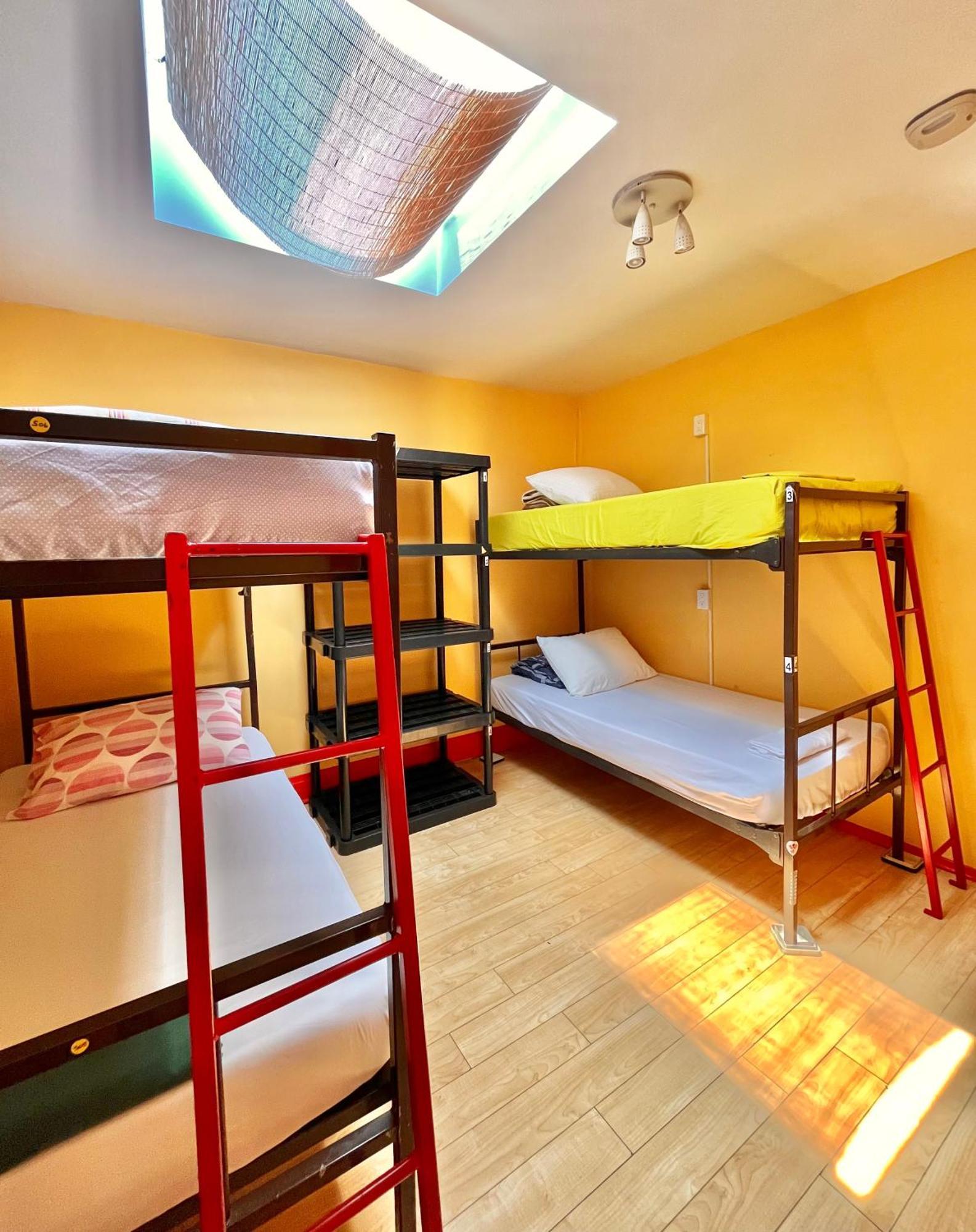 The Only Backpacker'S Inn (Adults Only) Toronto Esterno foto